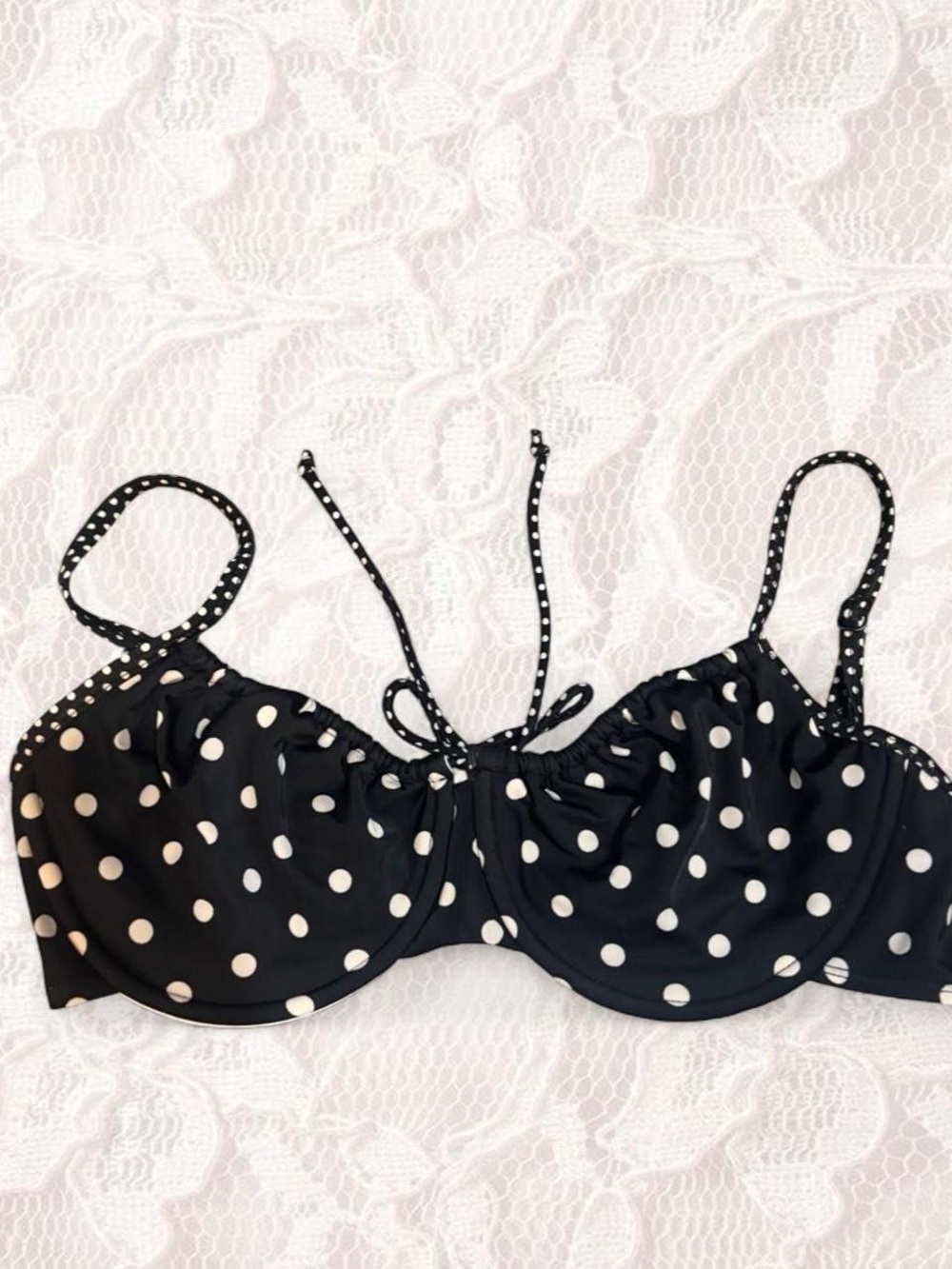 Black and White Polka Dot Underwire Bikini Top